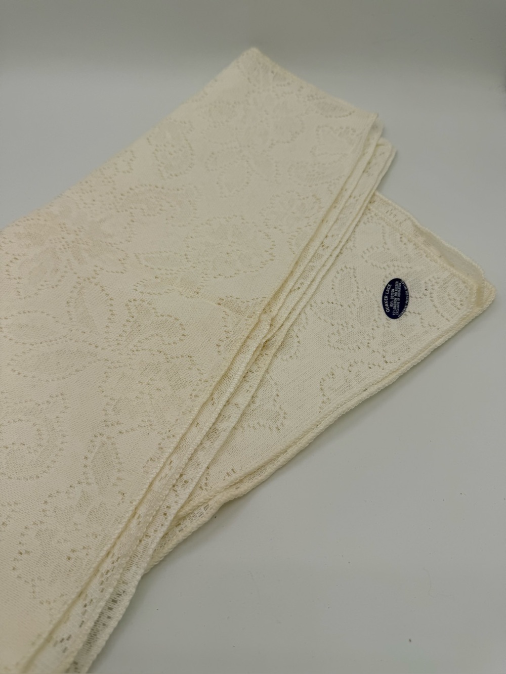 Cream Quaker Lace Table Napkins- Set of 4 with sticker tags